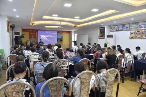 lớp tập huấn kiến thức do PGS. BS. TS. Lê Bạch Mai giảng dạy ngày 29/5/2024, tại Hà Nội.