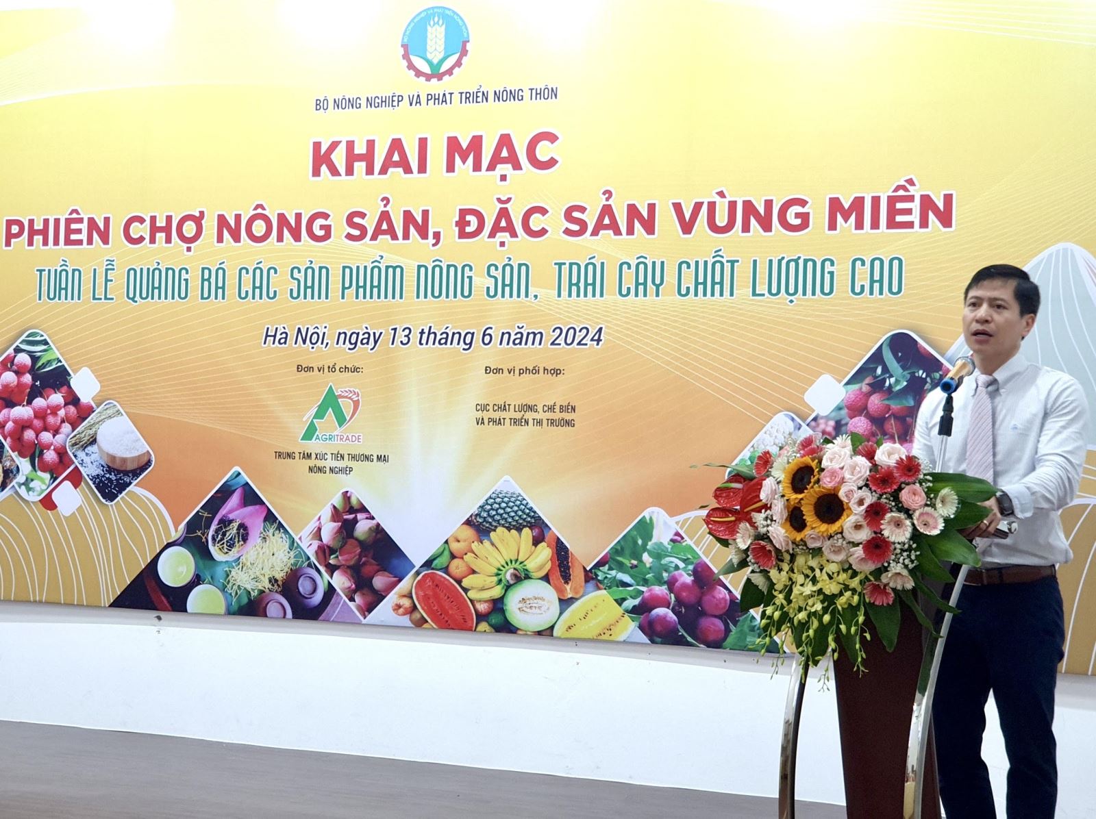 Ông Nguyễn Minh Tiến, Giám đốc Trung tâm Xúc tiến thương mại Nông nghiệp (Bộ Nông nghiệp và PTNT) phát biểu khai mạc